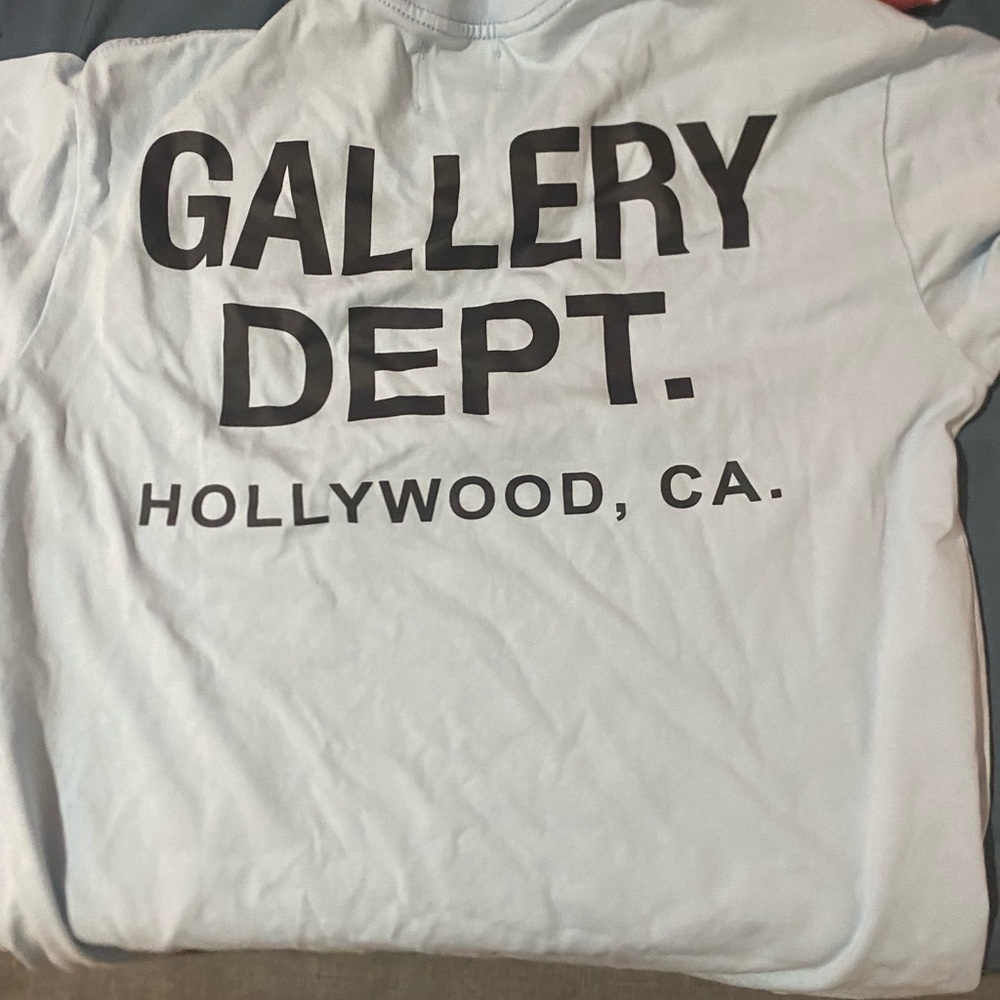 XL gallery dept shirt
